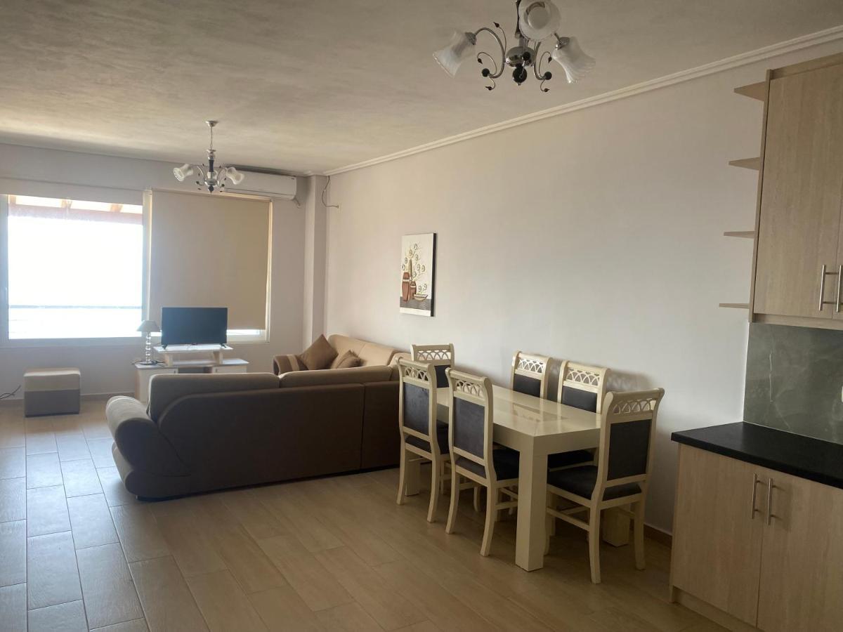 Blue Breeze Attic Apartments Sarandë Exterior foto