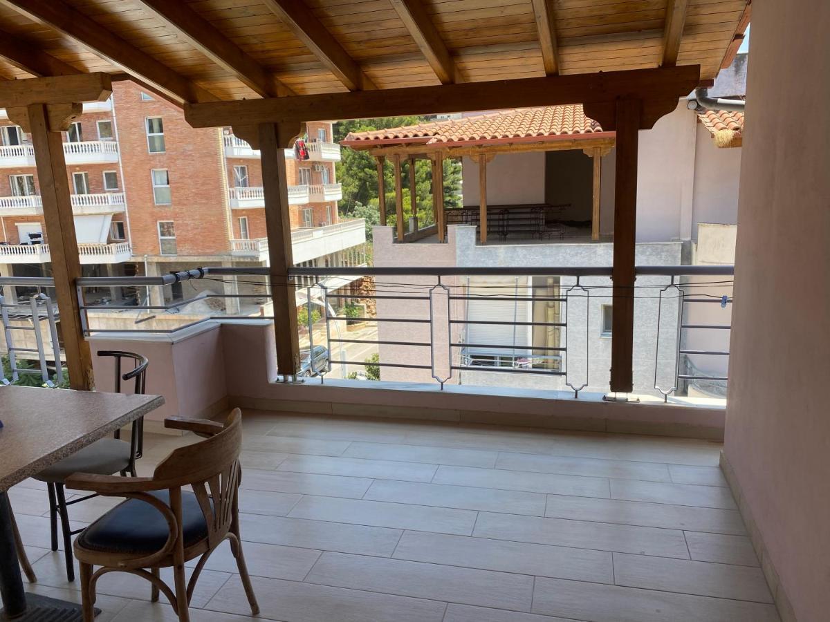 Blue Breeze Attic Apartments Sarandë Exterior foto