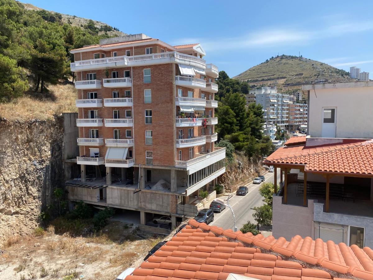 Blue Breeze Attic Apartments Sarandë Exterior foto