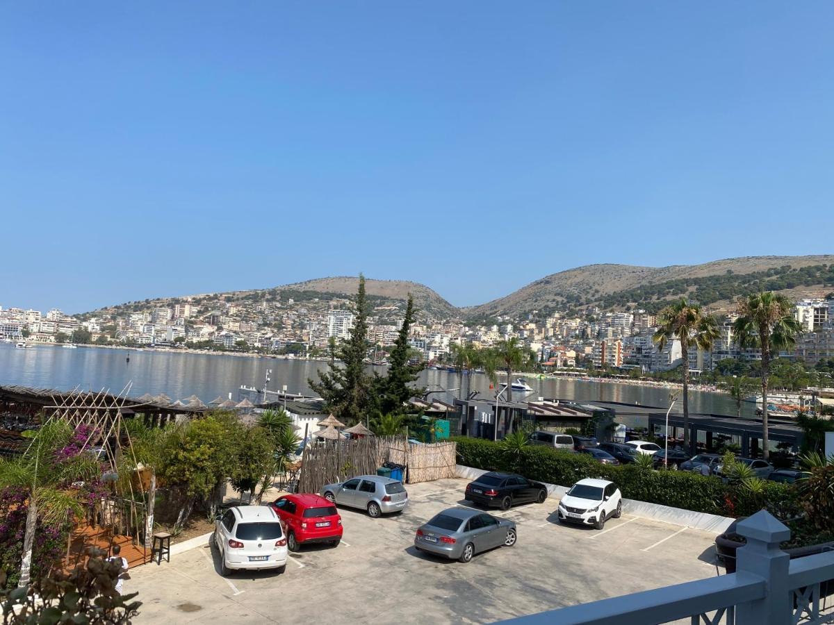 Blue Breeze Attic Apartments Sarandë Exterior foto